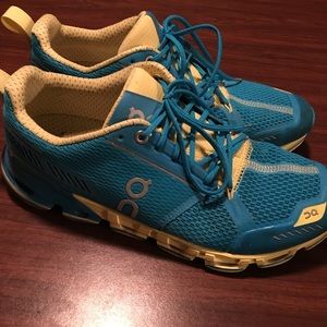 ON tennis shoes women’s size 8